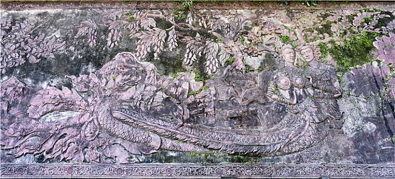lo khung rong bach kim
